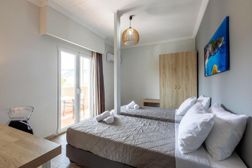 Arkadianos Aparthotel Agios Sostis  Extérieur photo